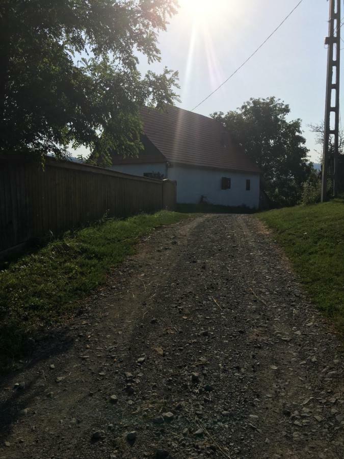Miklos Lak Ocna de Sus Luaran gambar